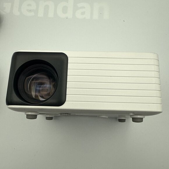 Yoton Y3 Mini Video Projector, 5500 Lumens - Picture 3 of 10